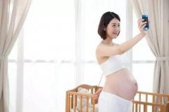 华西专家说丨准妈玩手机时，胎宝在肚子里干啥
